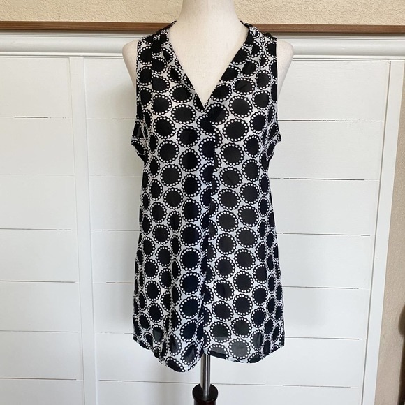 Banana Republic Sheer‎ V-Neck Pleat Sleeveless Blouse - Picture 1 of 14